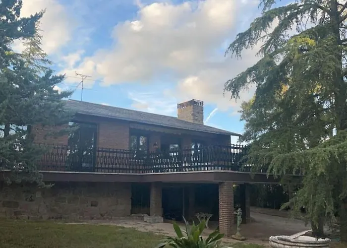 Villa Rana, Con Amplio Jardin, Barbacoa Y Piscina